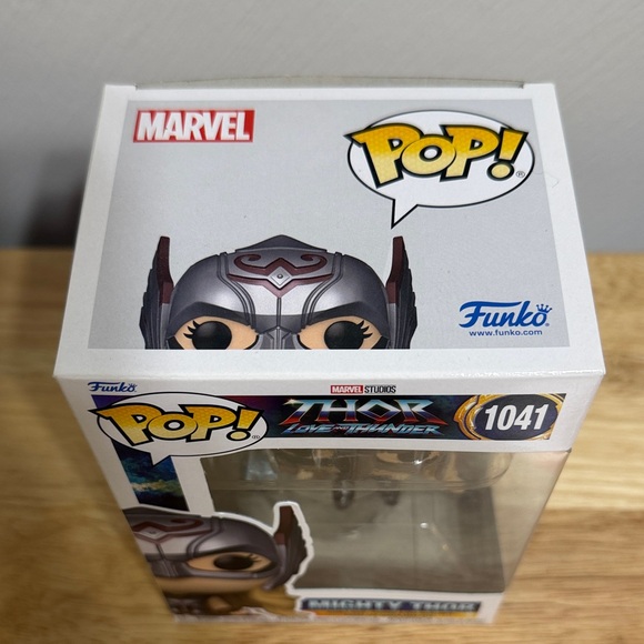 Funko Pop! Mighty Thor with Red Cape and Silver Helmet - Picture 2 of 5